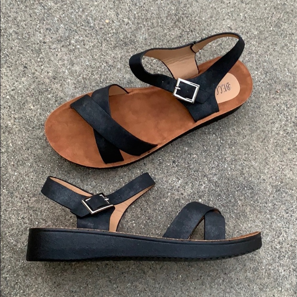 Black Low Heel Criss Cross Buckle Sandals